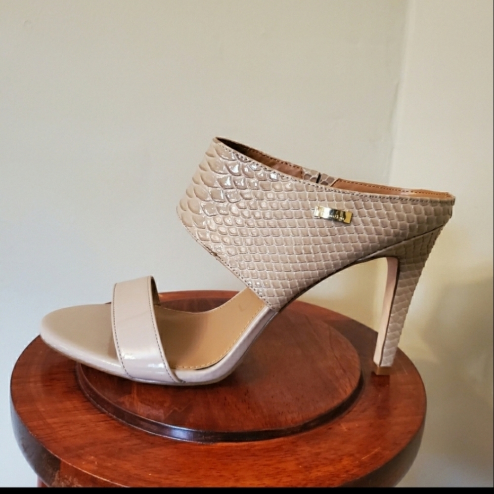 NWOT Calvin Klein Sandals